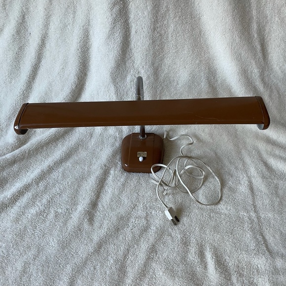 Vintage MCM Underwriters Laboratories Portable Desk Lamp‎ - Picture 2 of 5